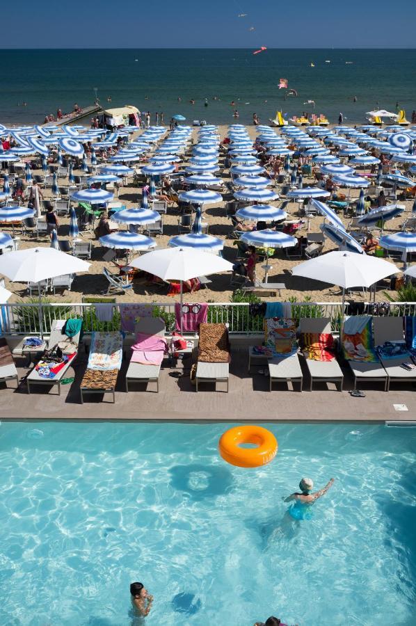 Hotel Canarie Лідо-ді-Єзоло Екстер'єр фото