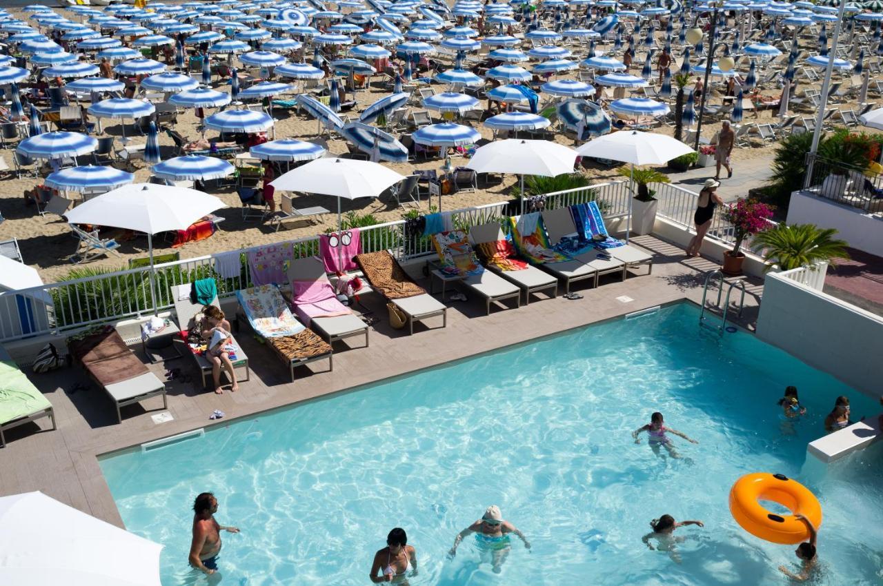 Hotel Canarie Лідо-ді-Єзоло Екстер'єр фото