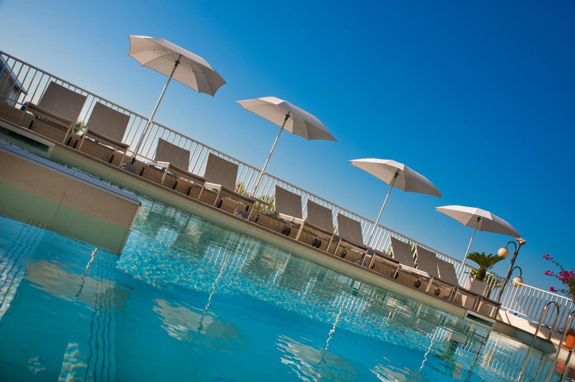 Hotel Canarie Лідо-ді-Єзоло Екстер'єр фото