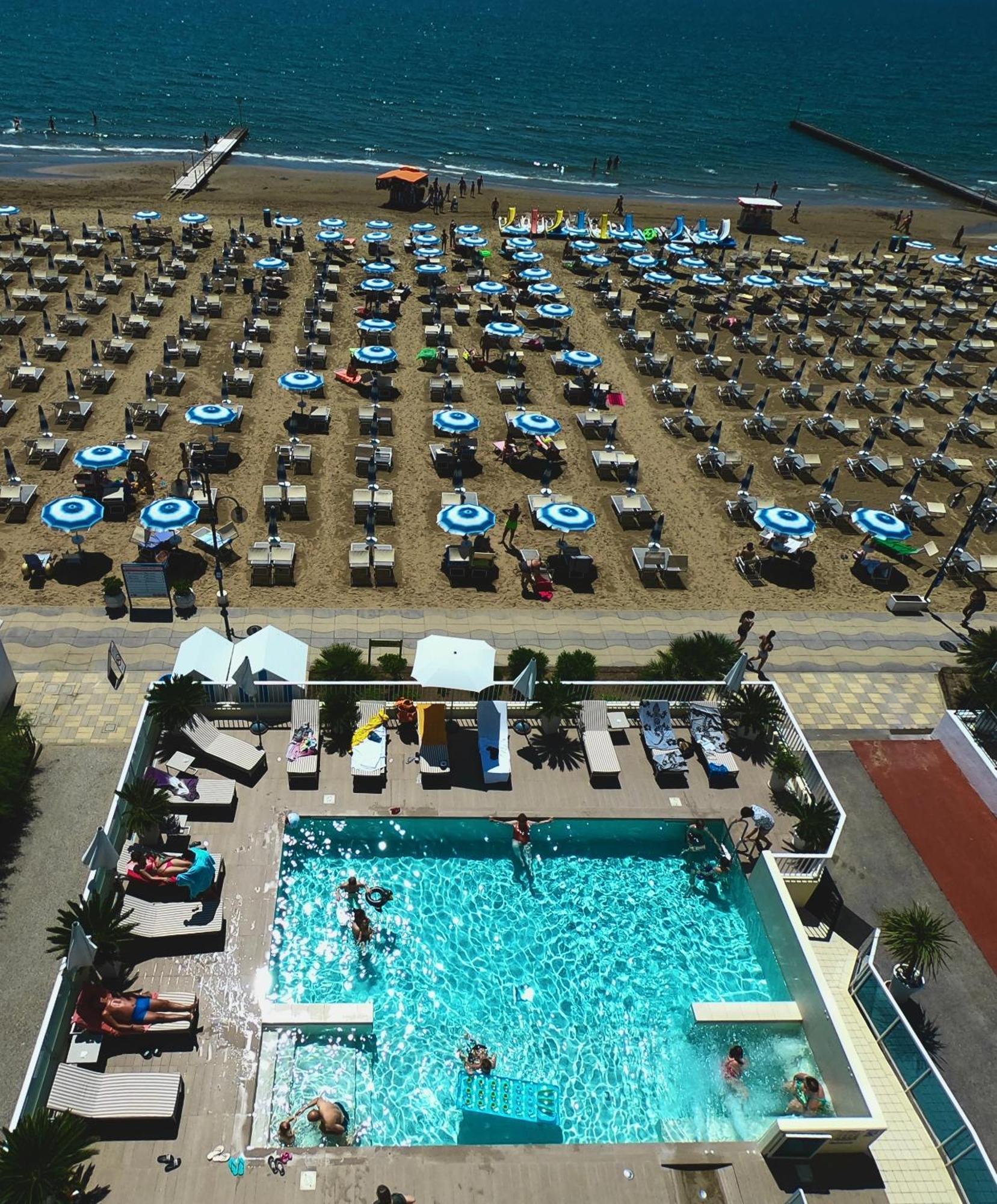 Hotel Canarie Лідо-ді-Єзоло Екстер'єр фото