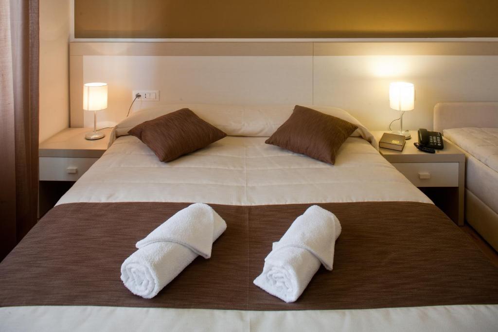 Hotel Canarie Лідо-ді-Єзоло Номер фото