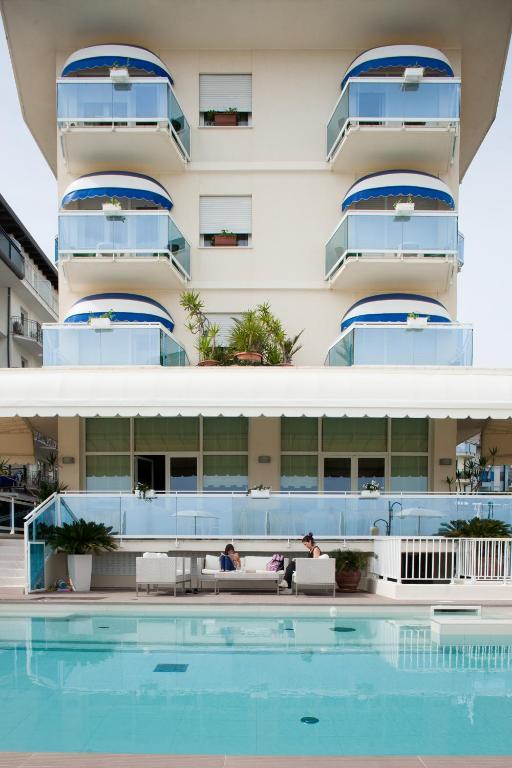 Hotel Canarie Лідо-ді-Єзоло Екстер'єр фото