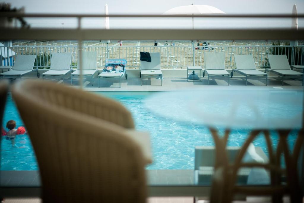 Hotel Canarie Лідо-ді-Єзоло Екстер'єр фото