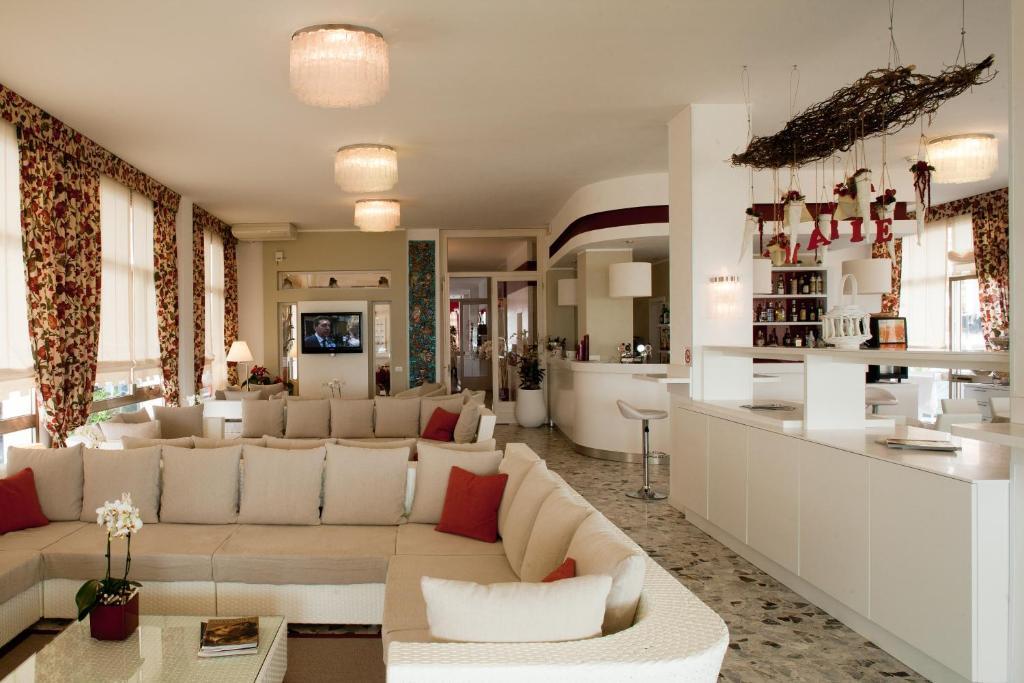 Hotel Canarie Лідо-ді-Єзоло Екстер'єр фото
