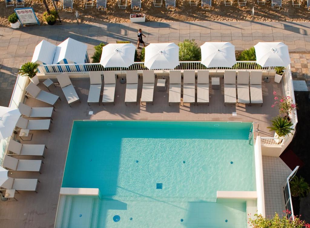 Hotel Canarie Лідо-ді-Єзоло Екстер'єр фото