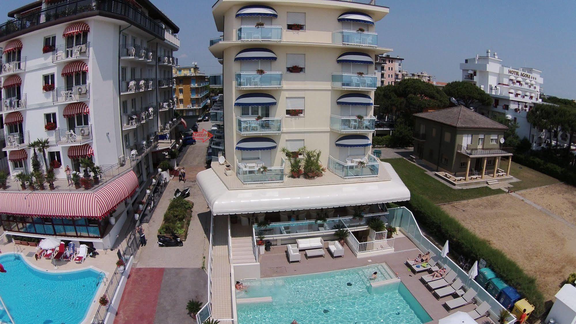 Hotel Canarie Лідо-ді-Єзоло Екстер'єр фото